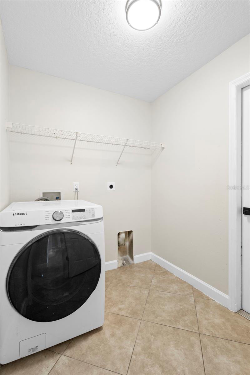 DELTONA LAKES UNIT 07 - Residential