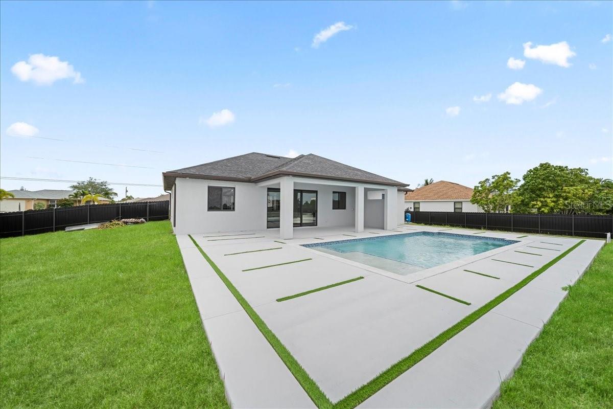 CAPE CORAL - Residential