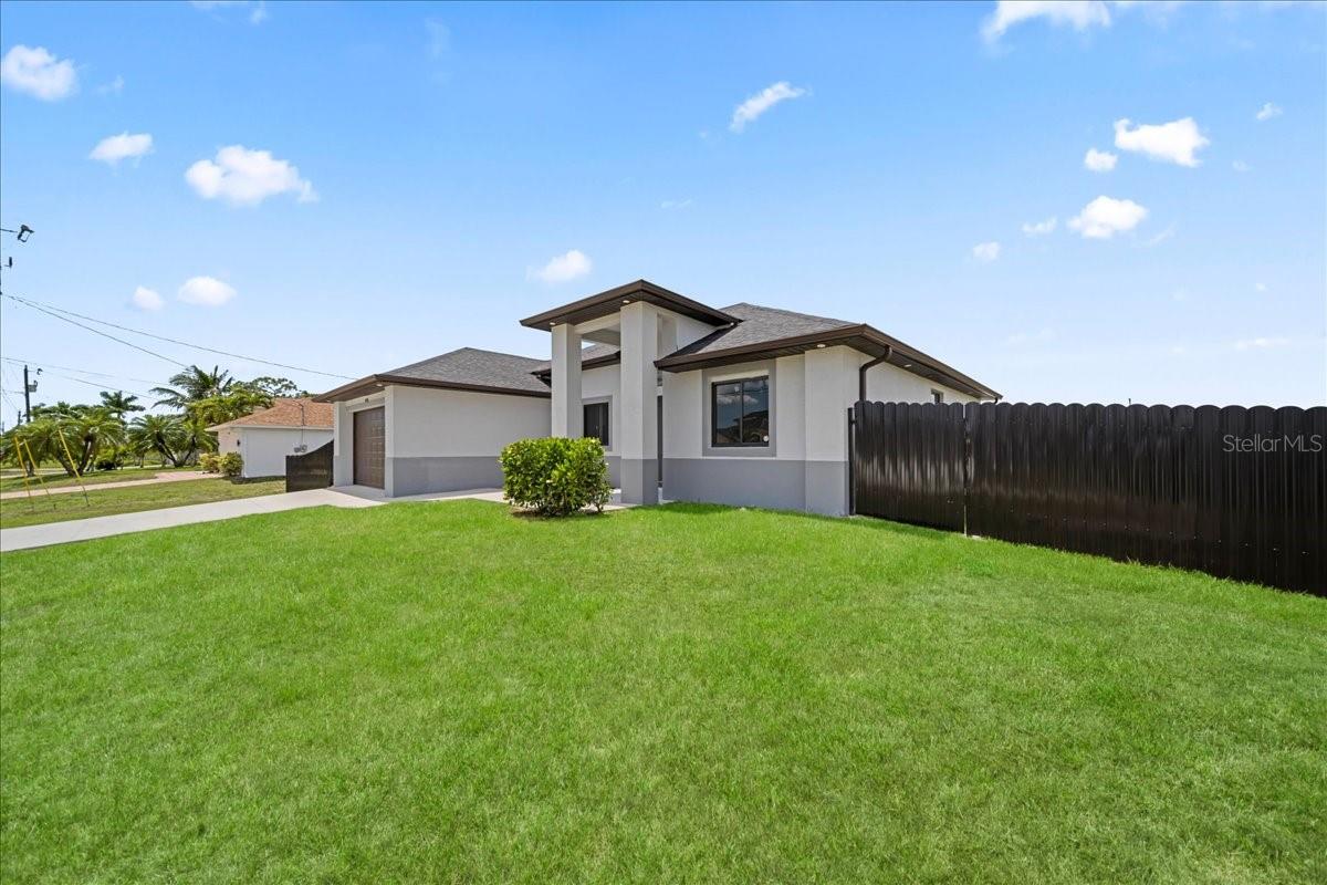 CAPE CORAL - Residential