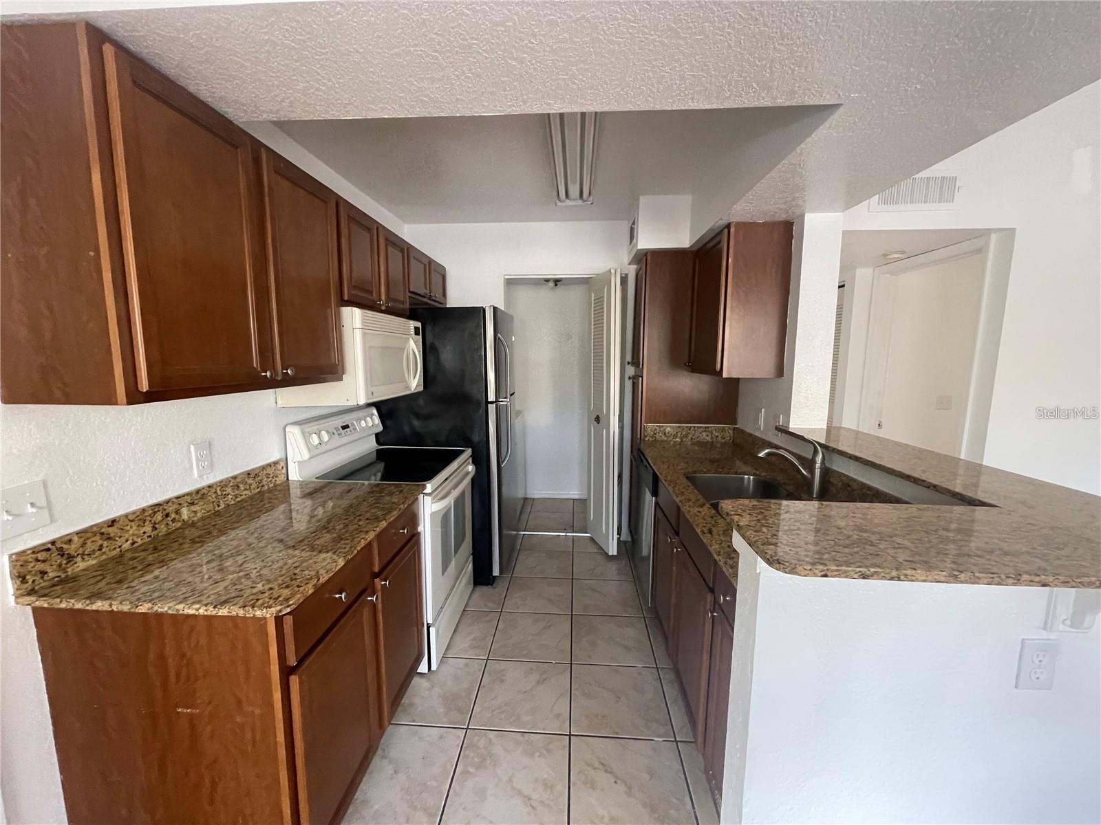 1027 S HIAWASSEE ROAD 2323