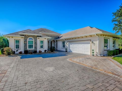 Photo of 5517 Meadow Hill Loop, Lady Lake, FL 32159 (MLS # G5111361)