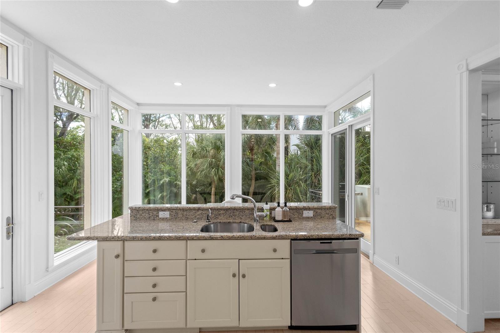LONGBOAT KEY - Residential