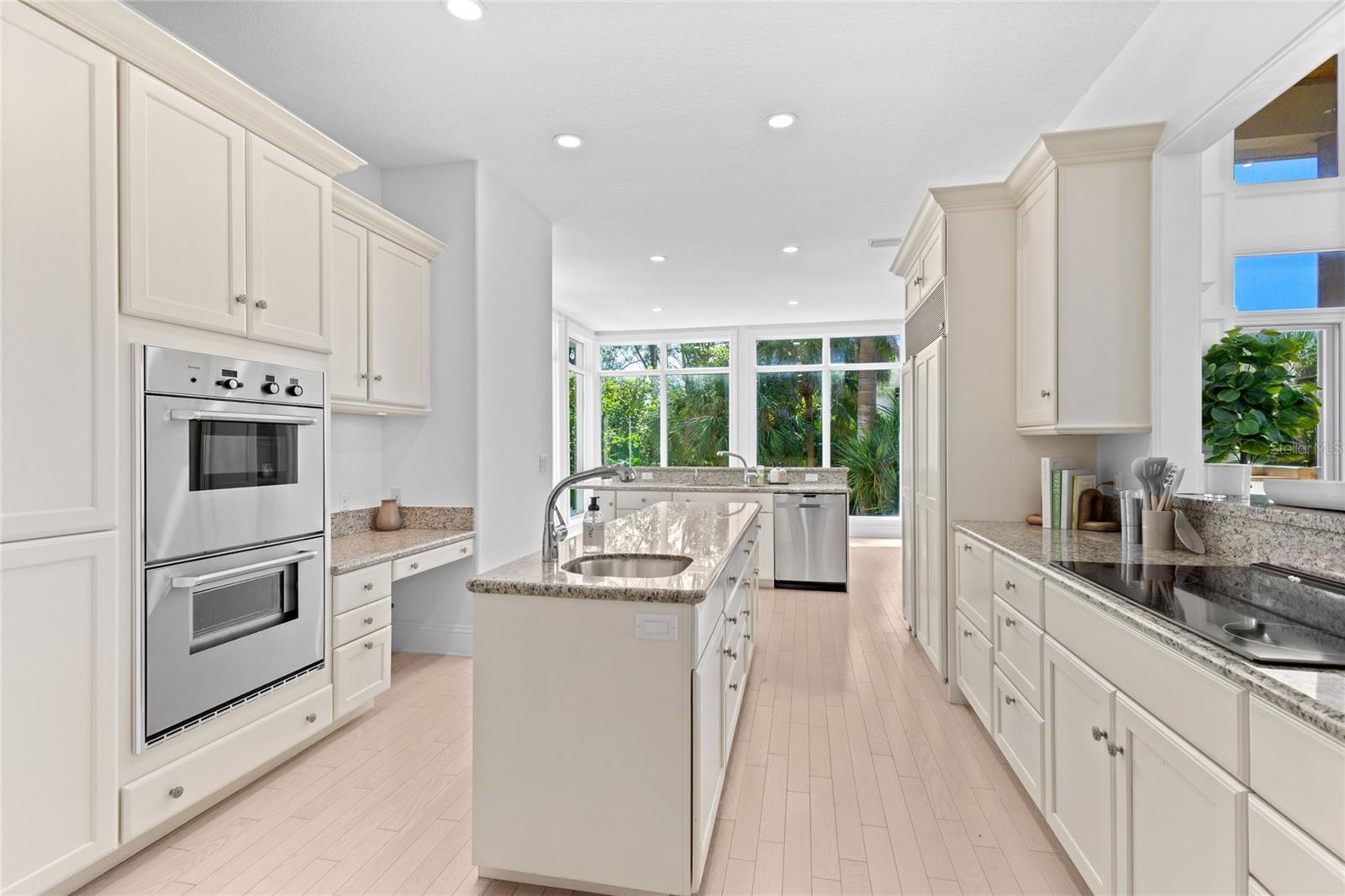 LONGBOAT KEY - Residential