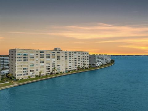 Condominium in GULFPORT FL 5980 SHORE BOULEVARD.jpg