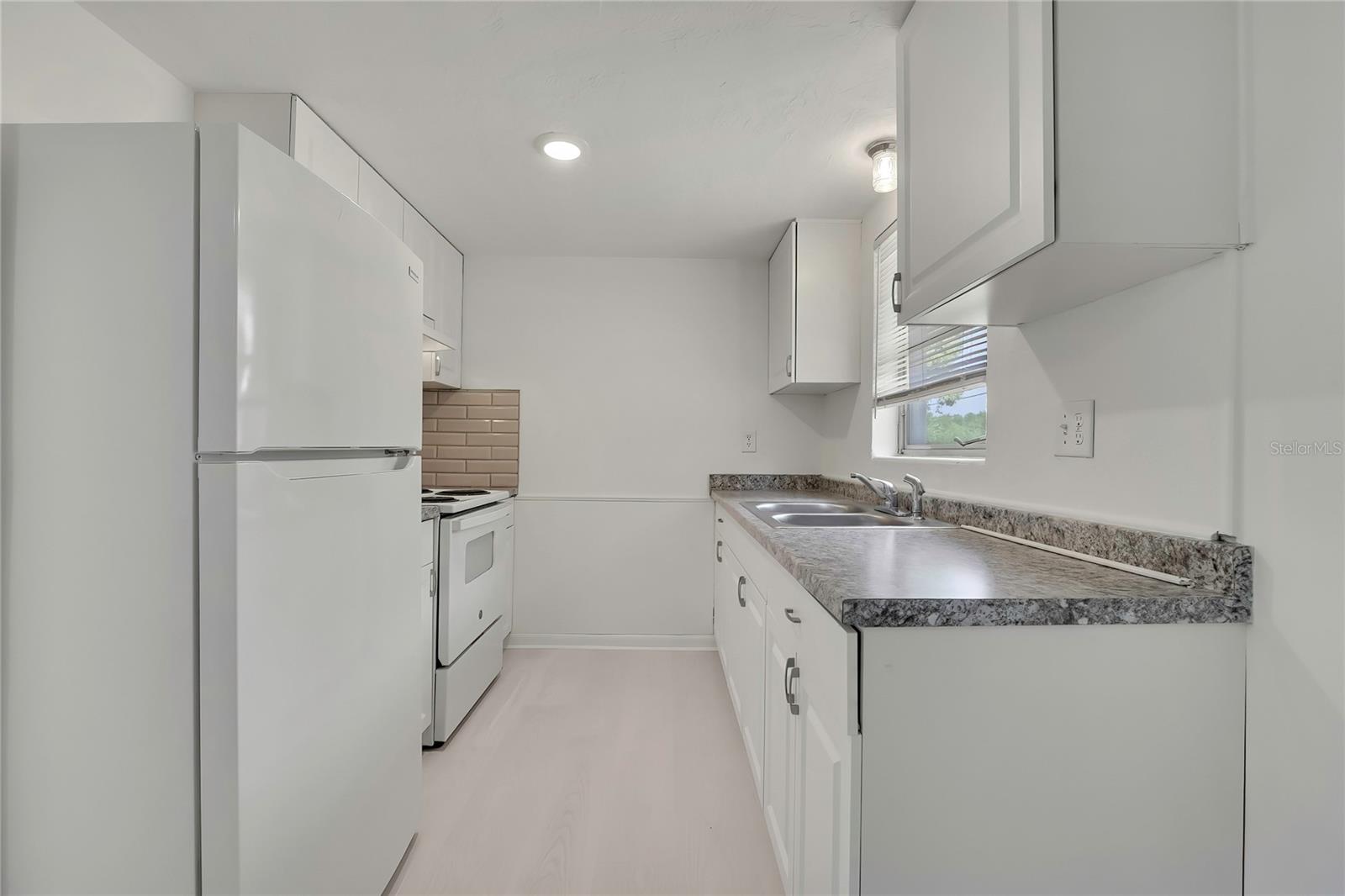 BEVERLY HILLS UNIT 03A - Residential