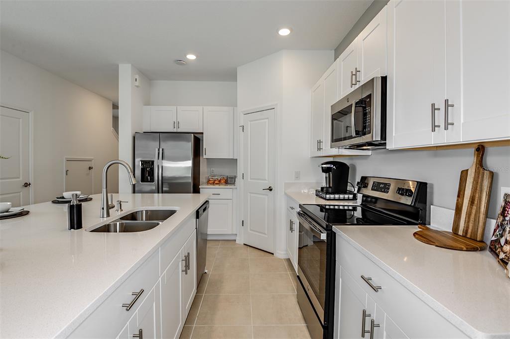 THE TOWNHOMES AT ANTHEM PARK - Residential