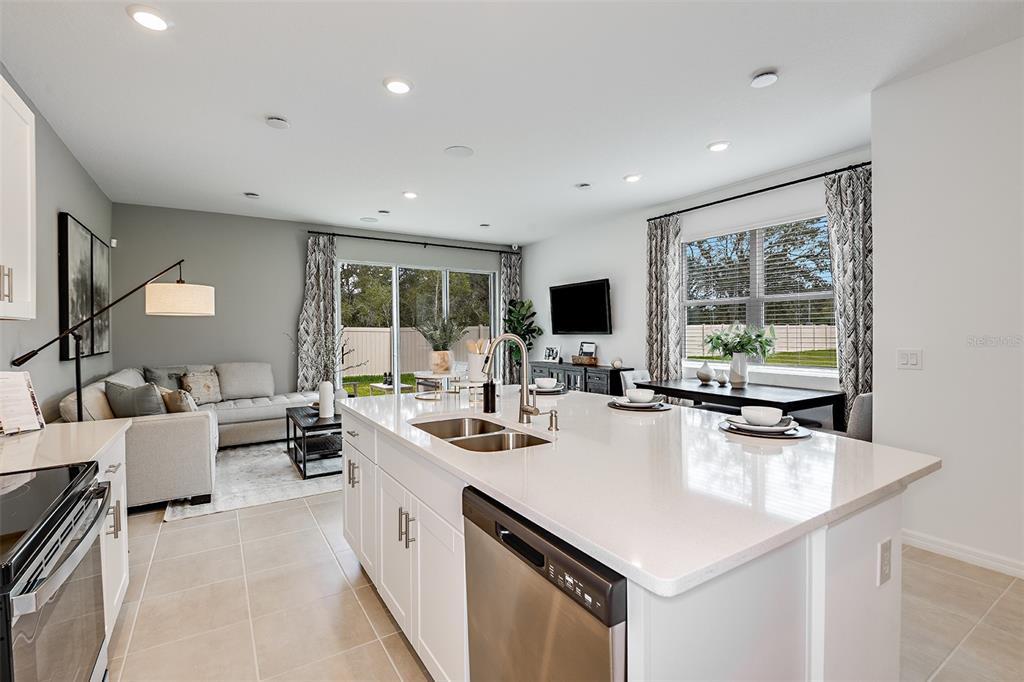 THE TOWNHOMES AT ANTHEM PARK - Residential