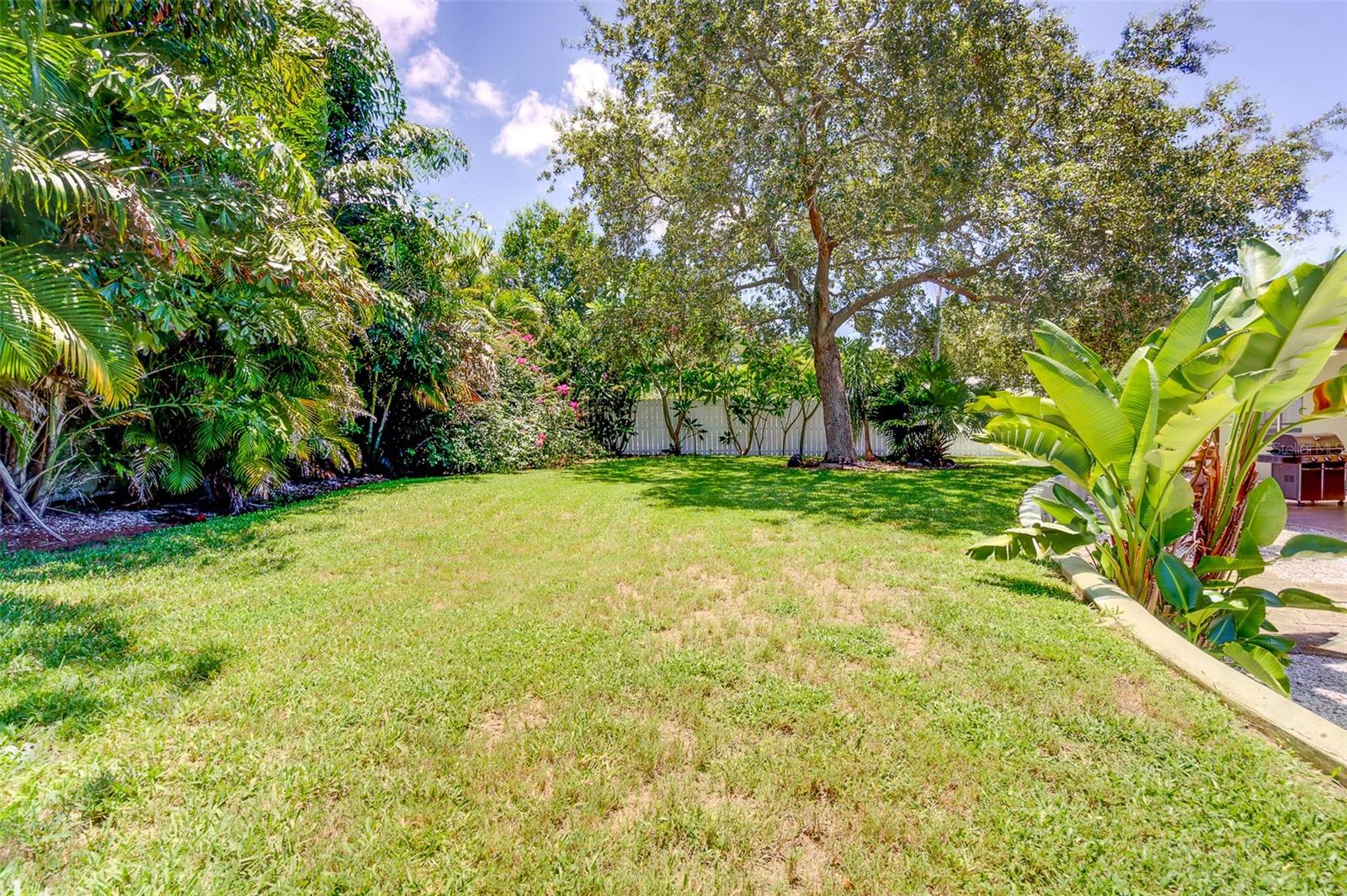 EAGLES NEST GARDENS ESTATES - Residential Lease