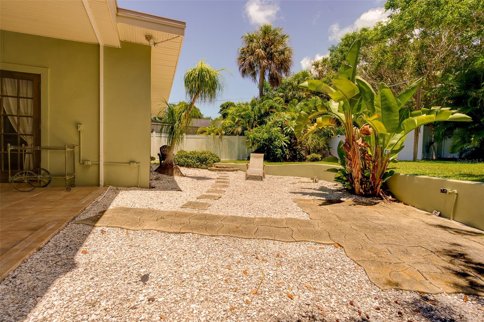 EAGLES NEST GARDENS ESTATES - Residential Lease