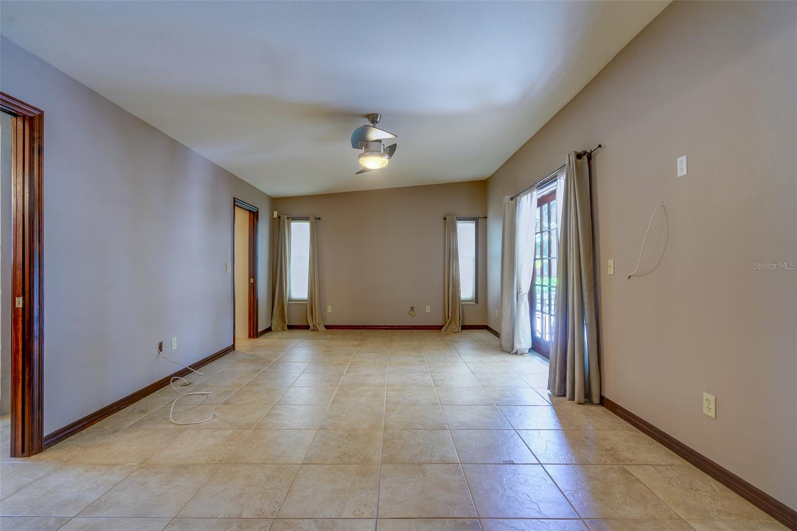 EAGLES NEST GARDENS ESTATES - Residential Lease