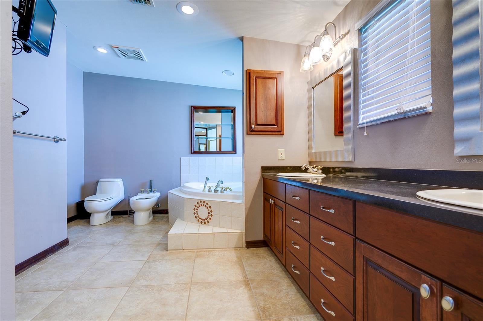 EAGLES NEST GARDENS ESTATES - Residential Lease