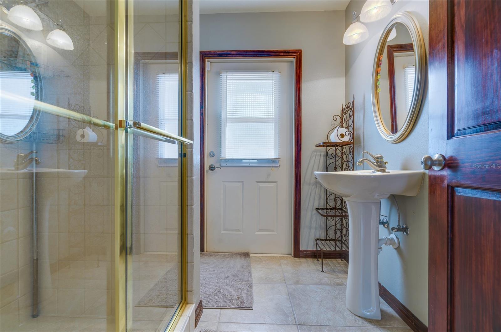 EAGLES NEST GARDENS ESTATES - Residential Lease