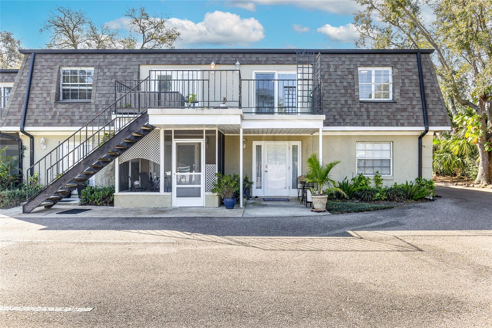 OAKS CONDO - Residential