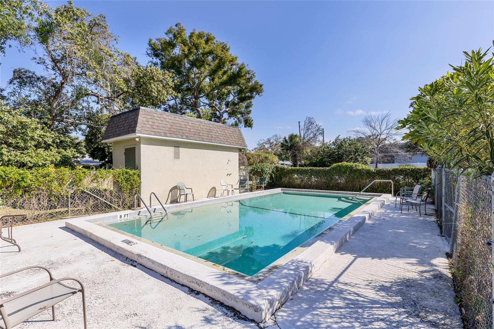 OAKS CONDO - Residential