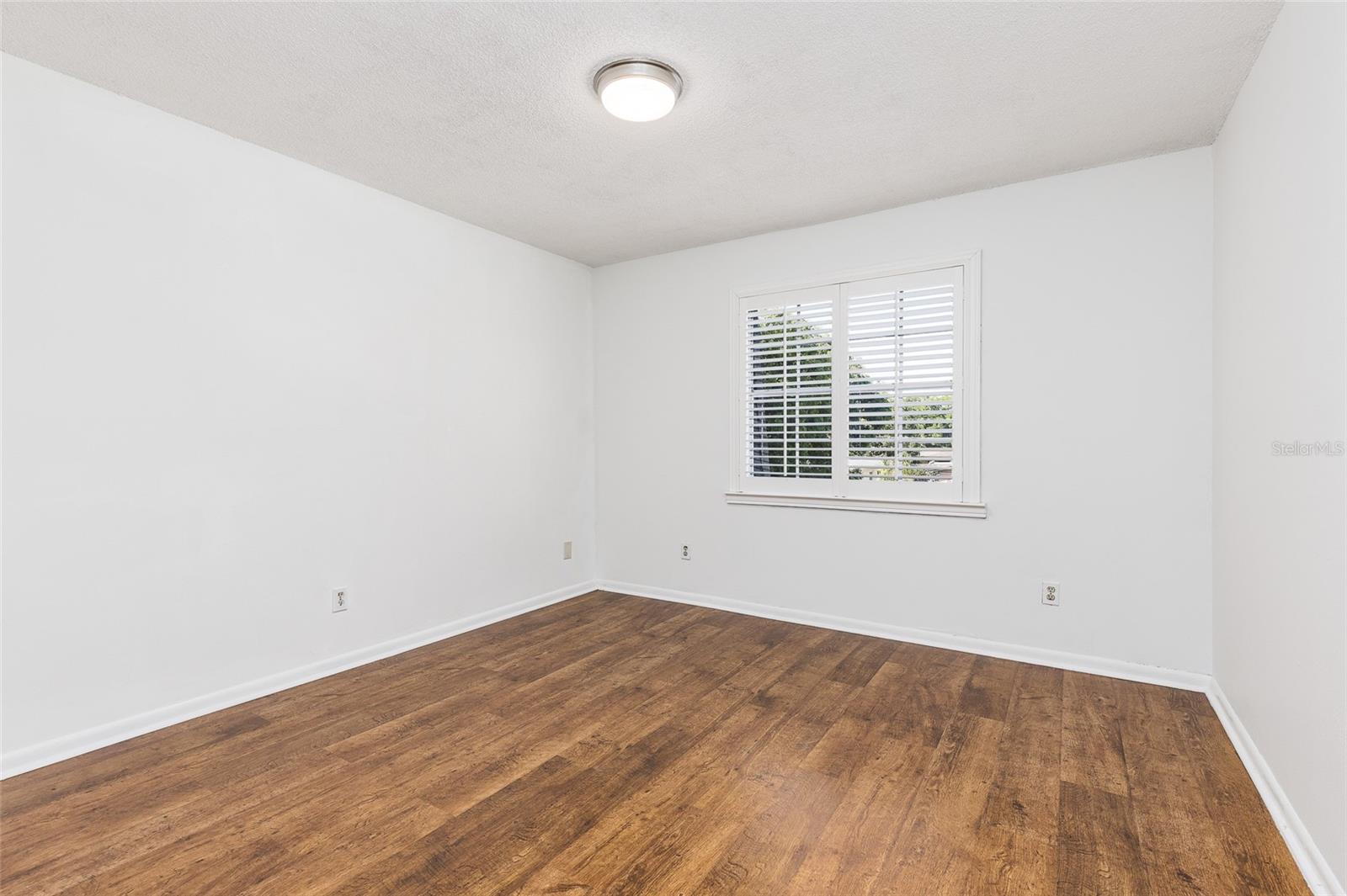 OAKS CONDO - Residential