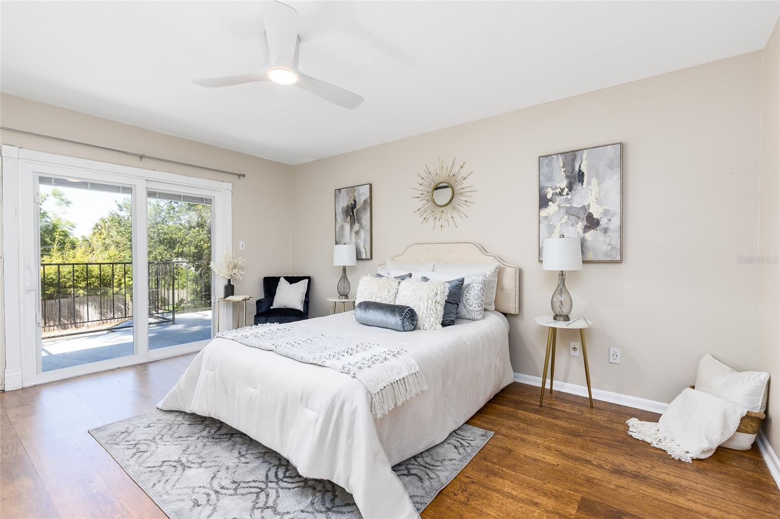 OAKS CONDO - Residential