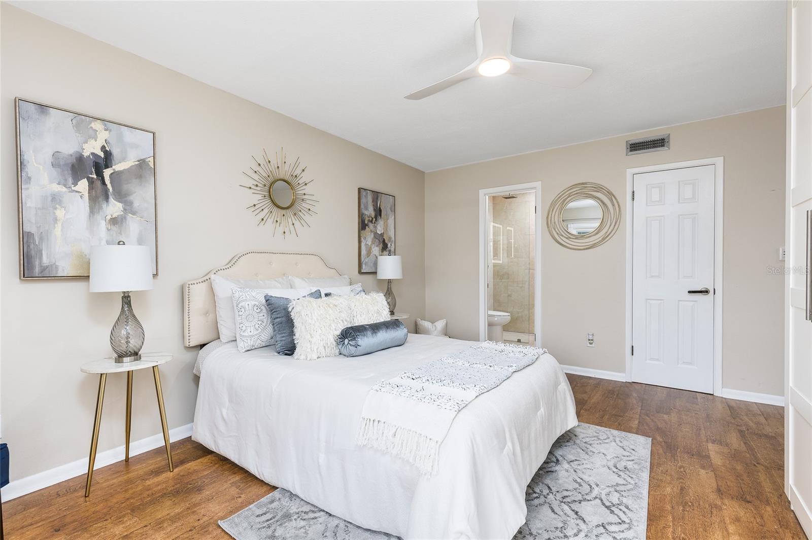 OAKS CONDO - Residential