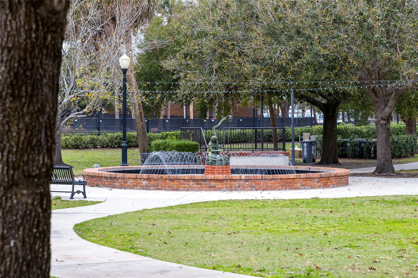 OAKS CONDO - Residential