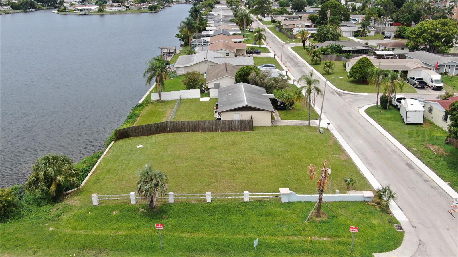 ALOHA GARDENS - Land