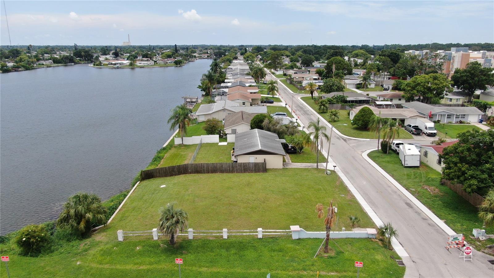 ALOHA GARDENS - Land