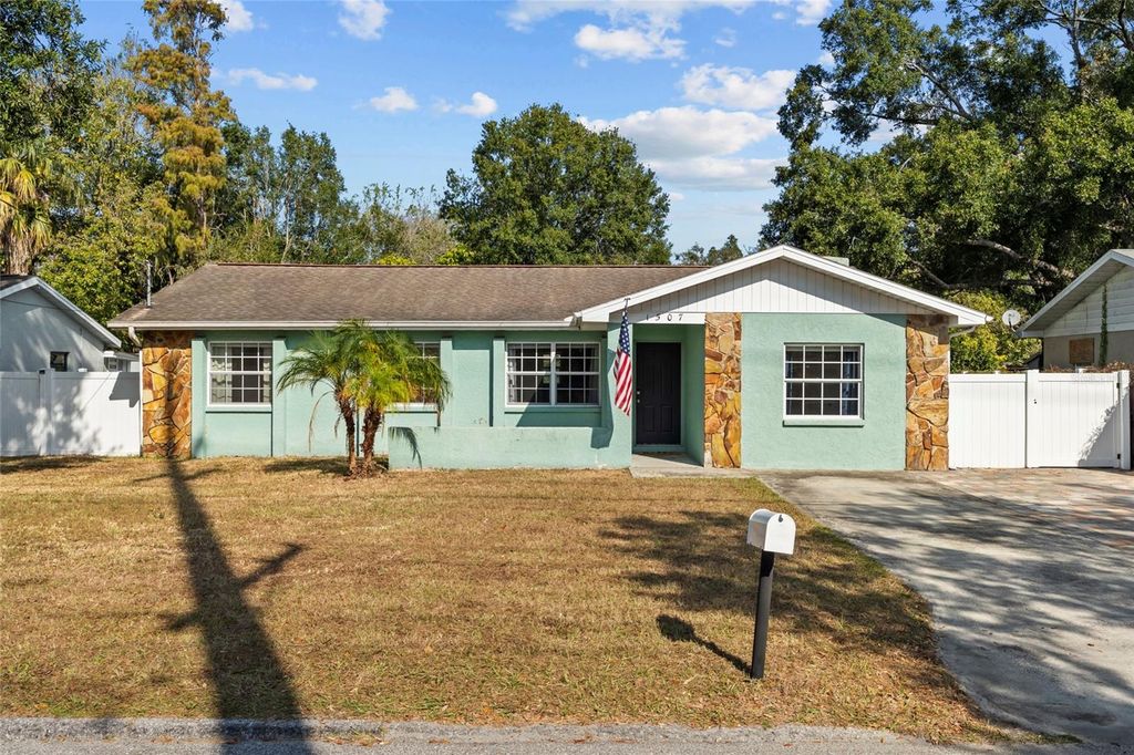 Photo of 1507 W Kirby Street, Tampa, FL 33604 (MLS # TB8452378)