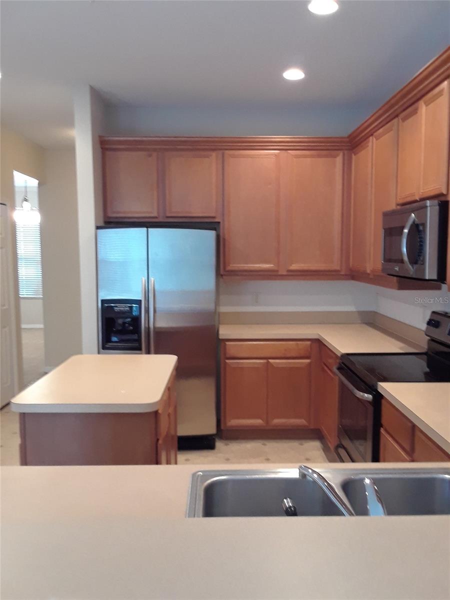 225 LARGOVISTA DRIVE