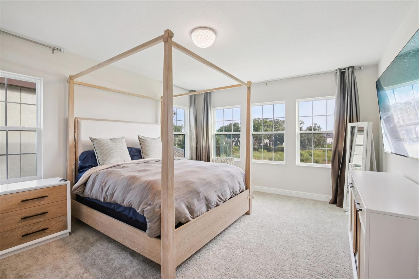 HINTON HAWKSTONE - Residential