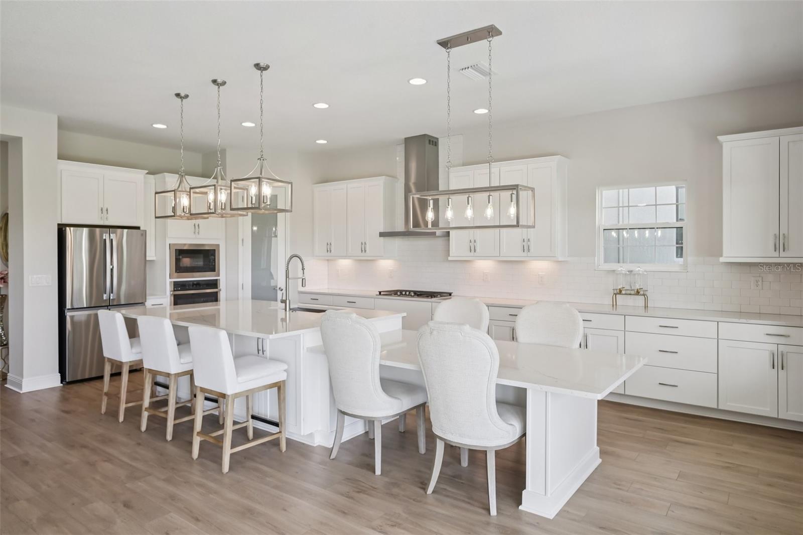 HINTON HAWKSTONE - Residential