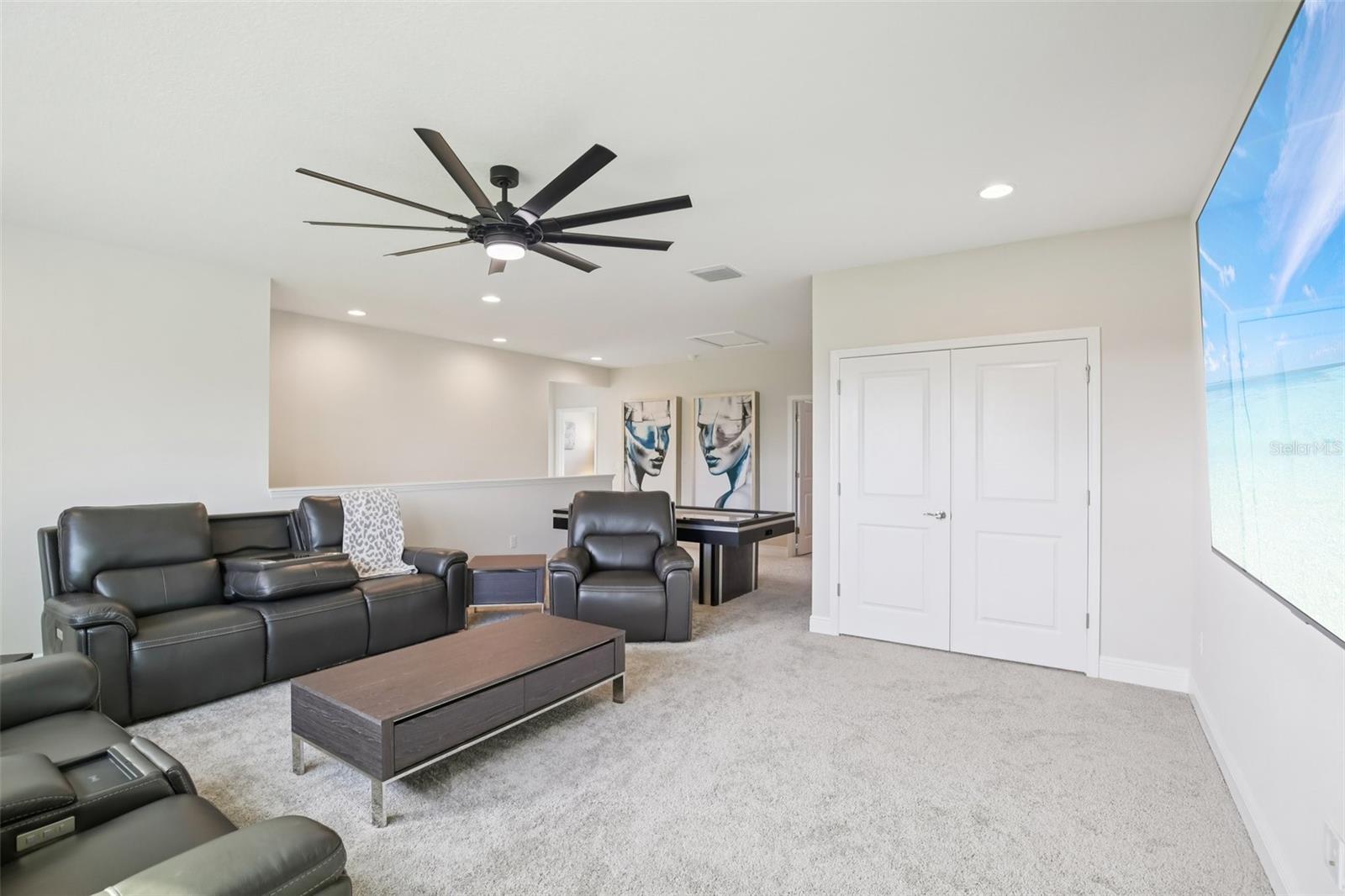 HINTON HAWKSTONE - Residential