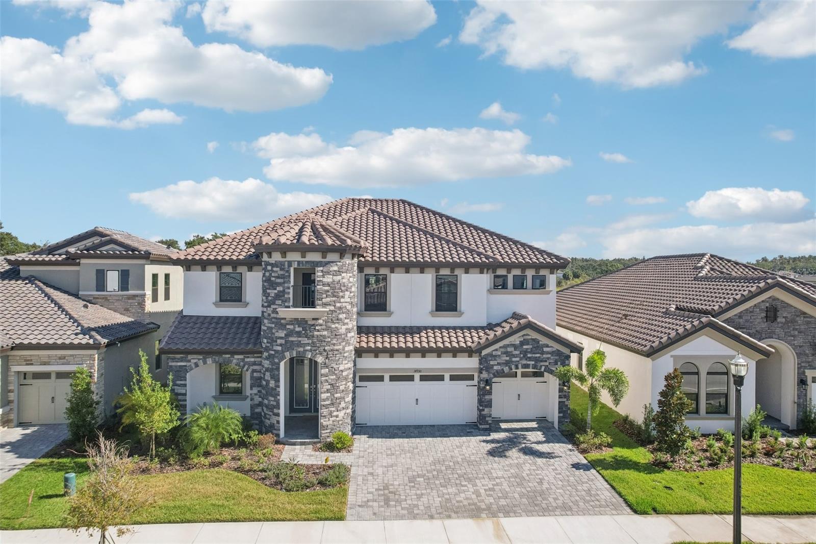 HINTON HAWKSTONE - Residential