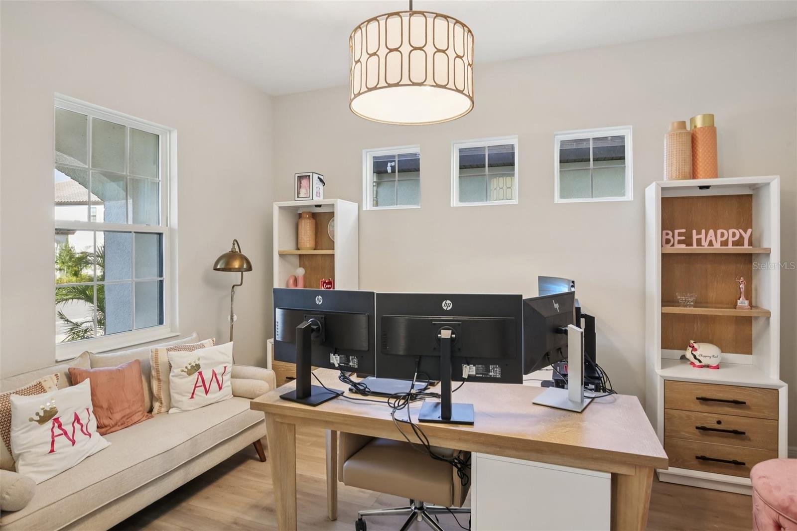 HINTON HAWKSTONE - Residential