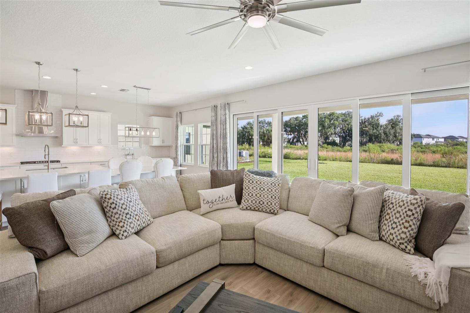 HINTON HAWKSTONE - Residential