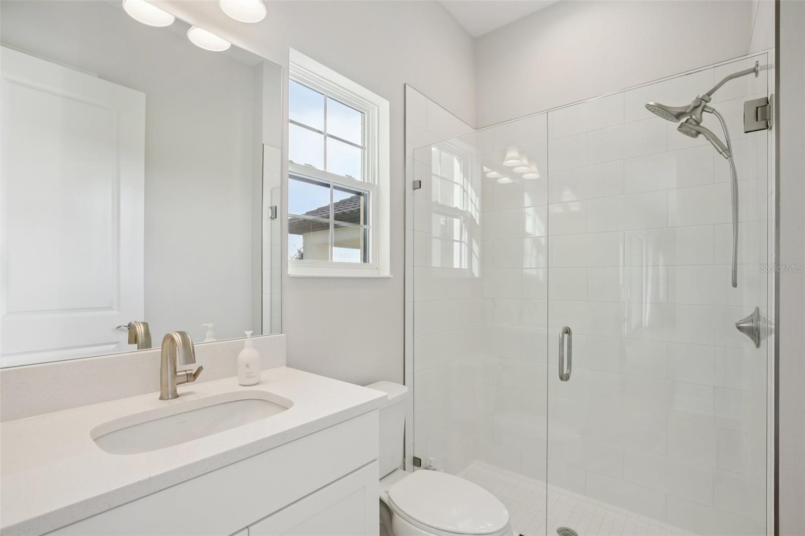 HINTON HAWKSTONE - Residential