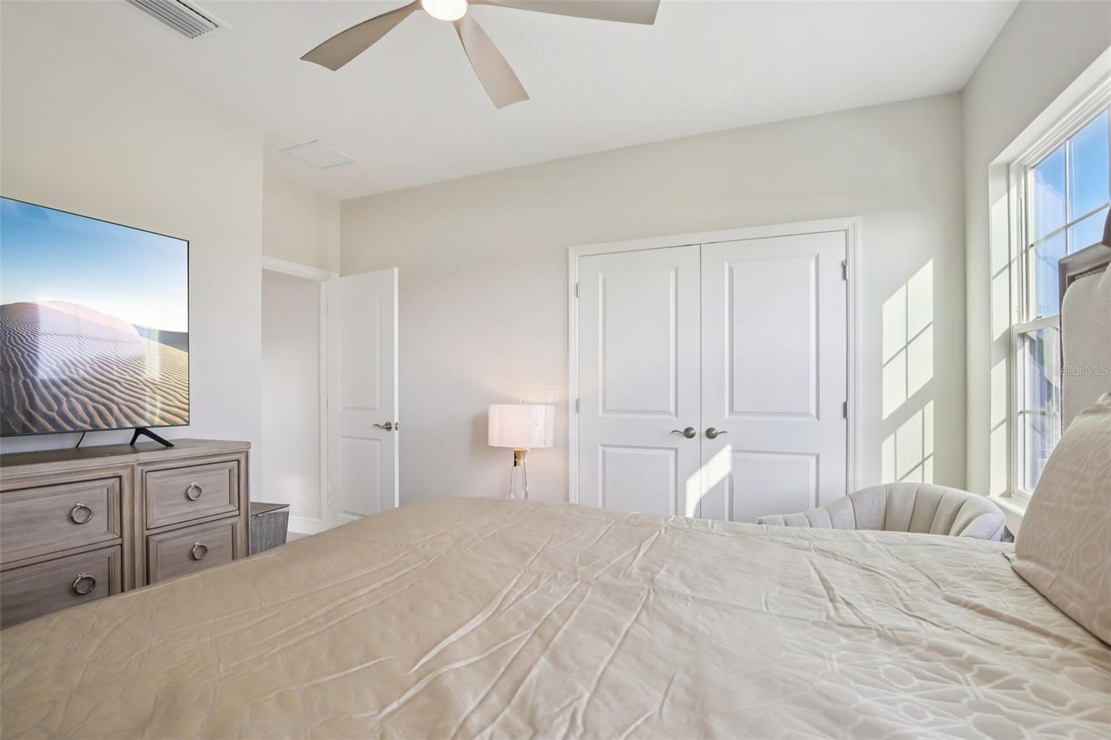 HINTON HAWKSTONE - Residential
