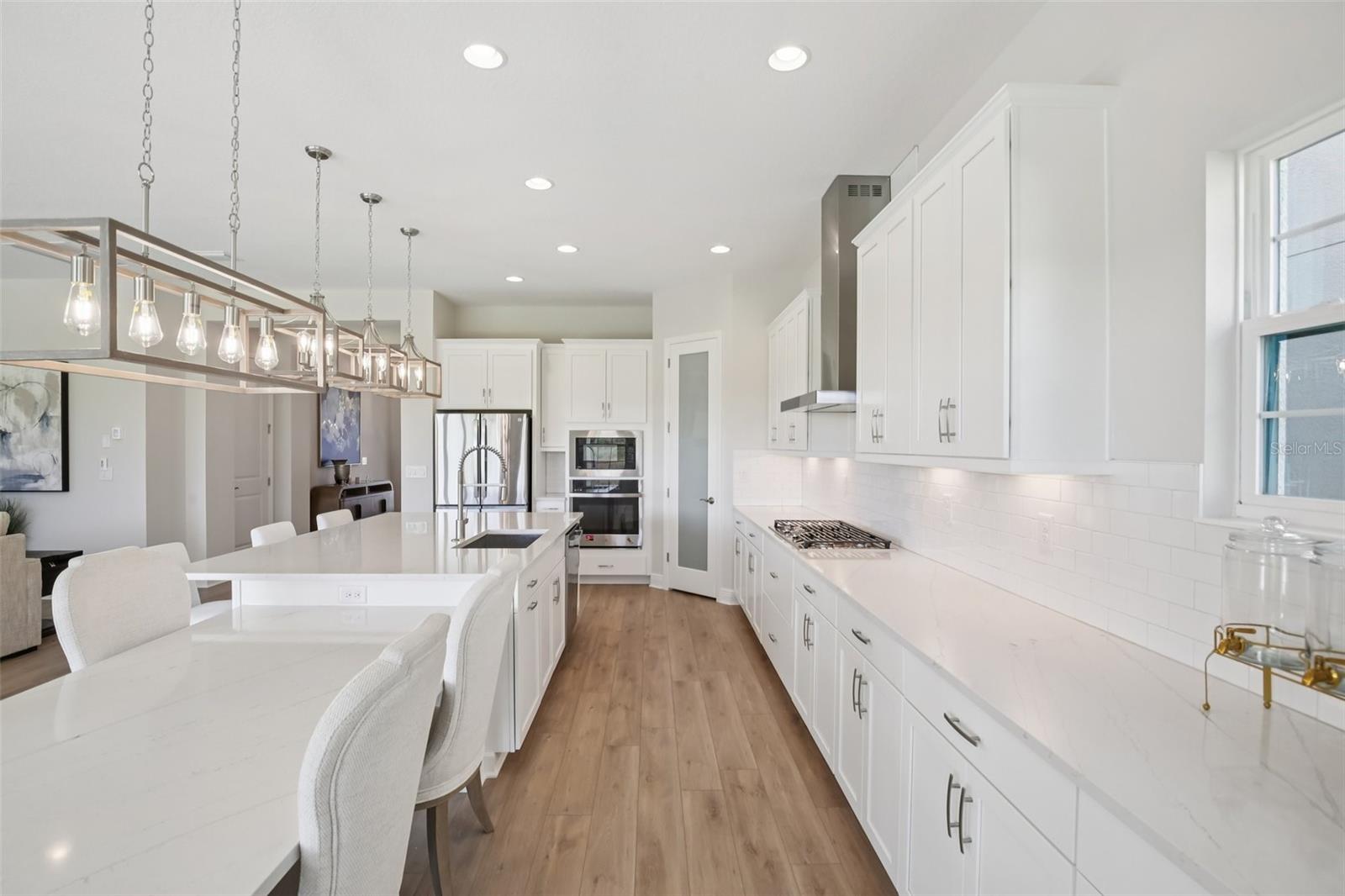 HINTON HAWKSTONE - Residential