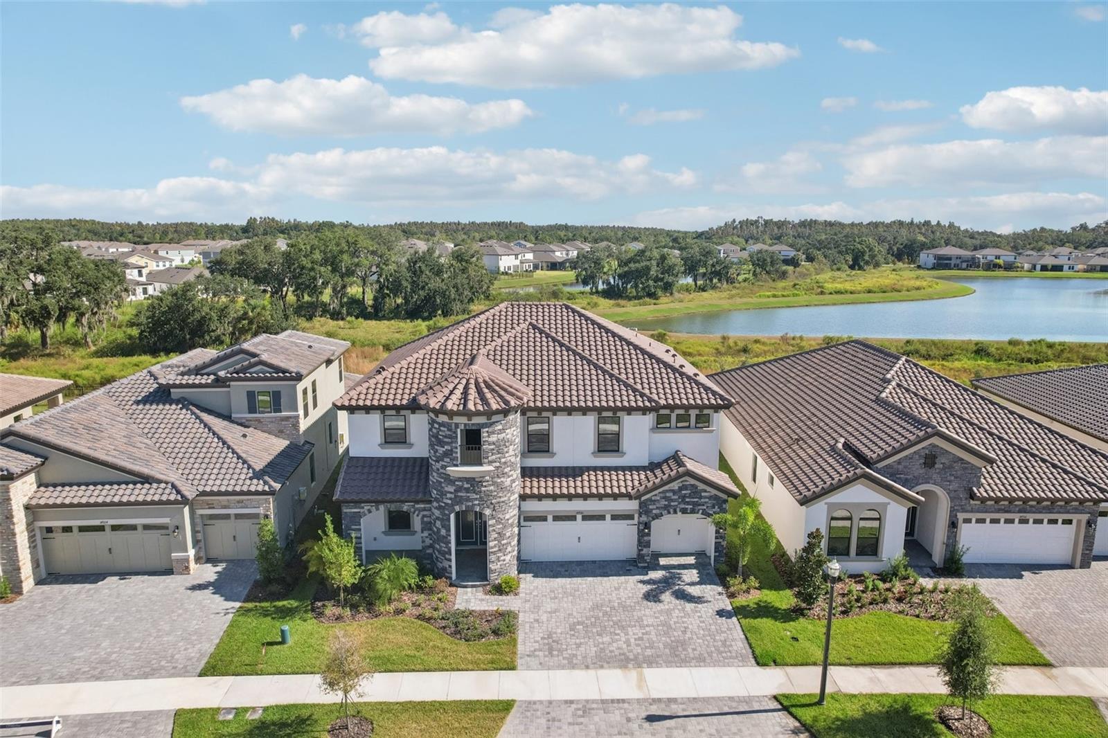 HINTON HAWKSTONE - Residential