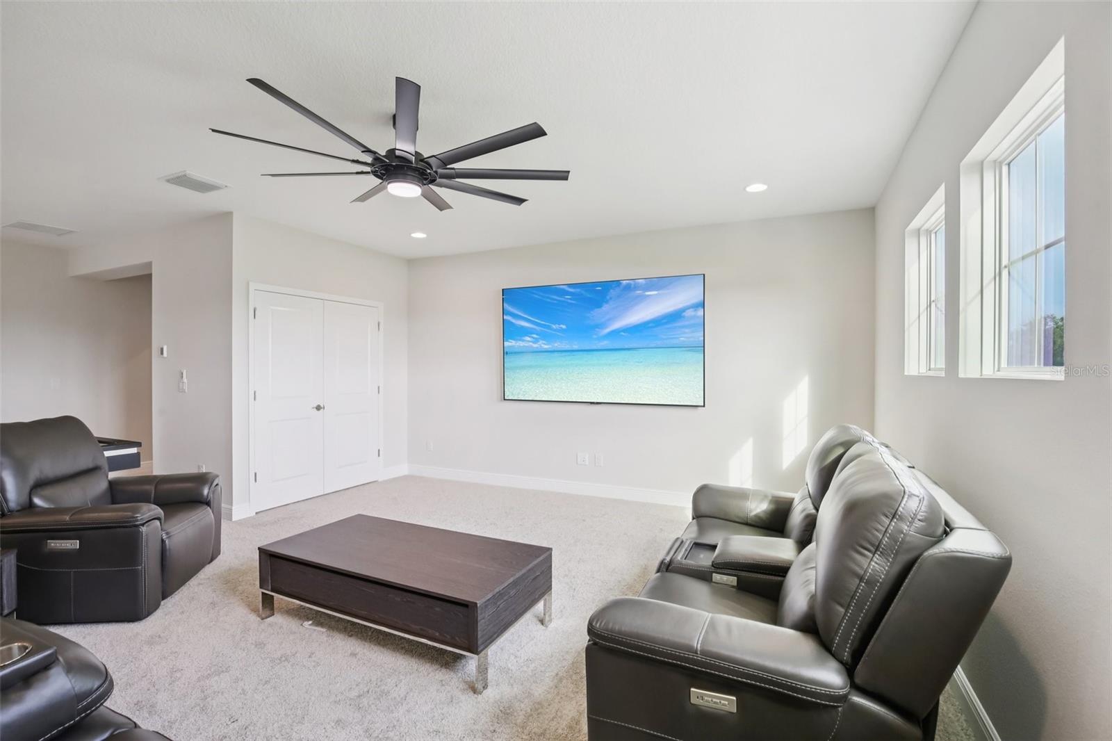 HINTON HAWKSTONE - Residential