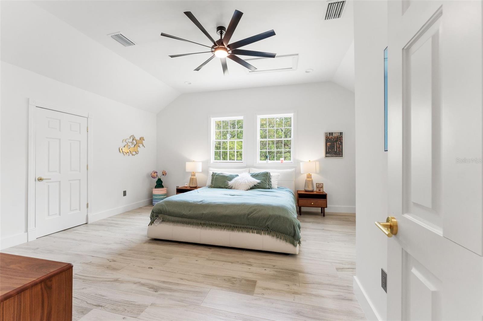 ACERAGE - Residential