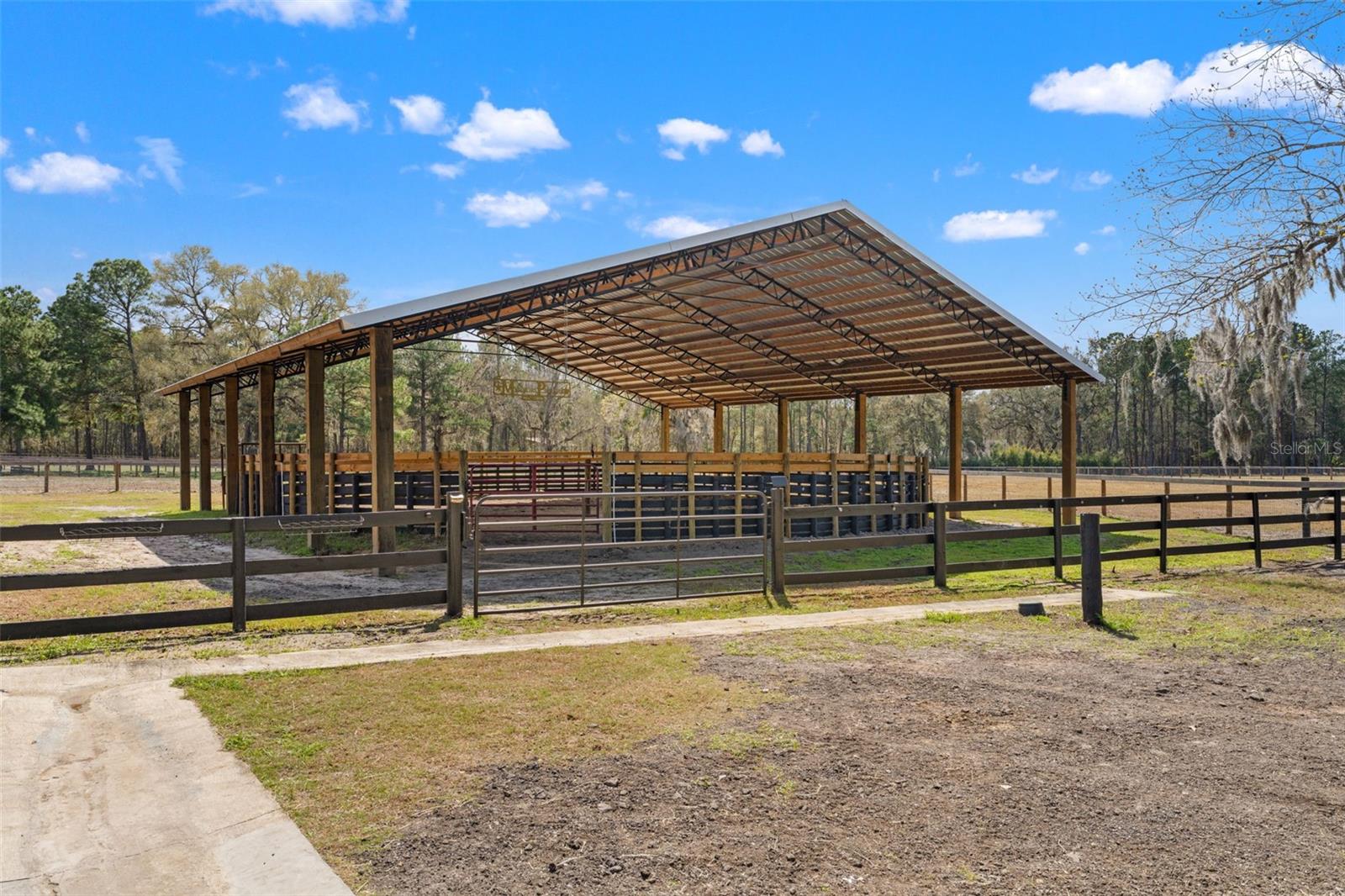 ACERAGE - Residential