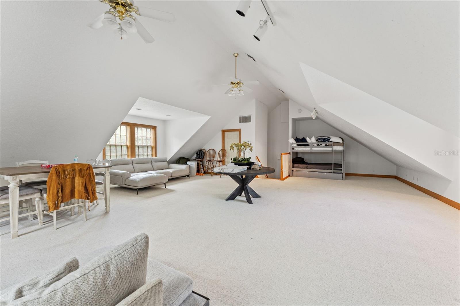 ACERAGE - Residential