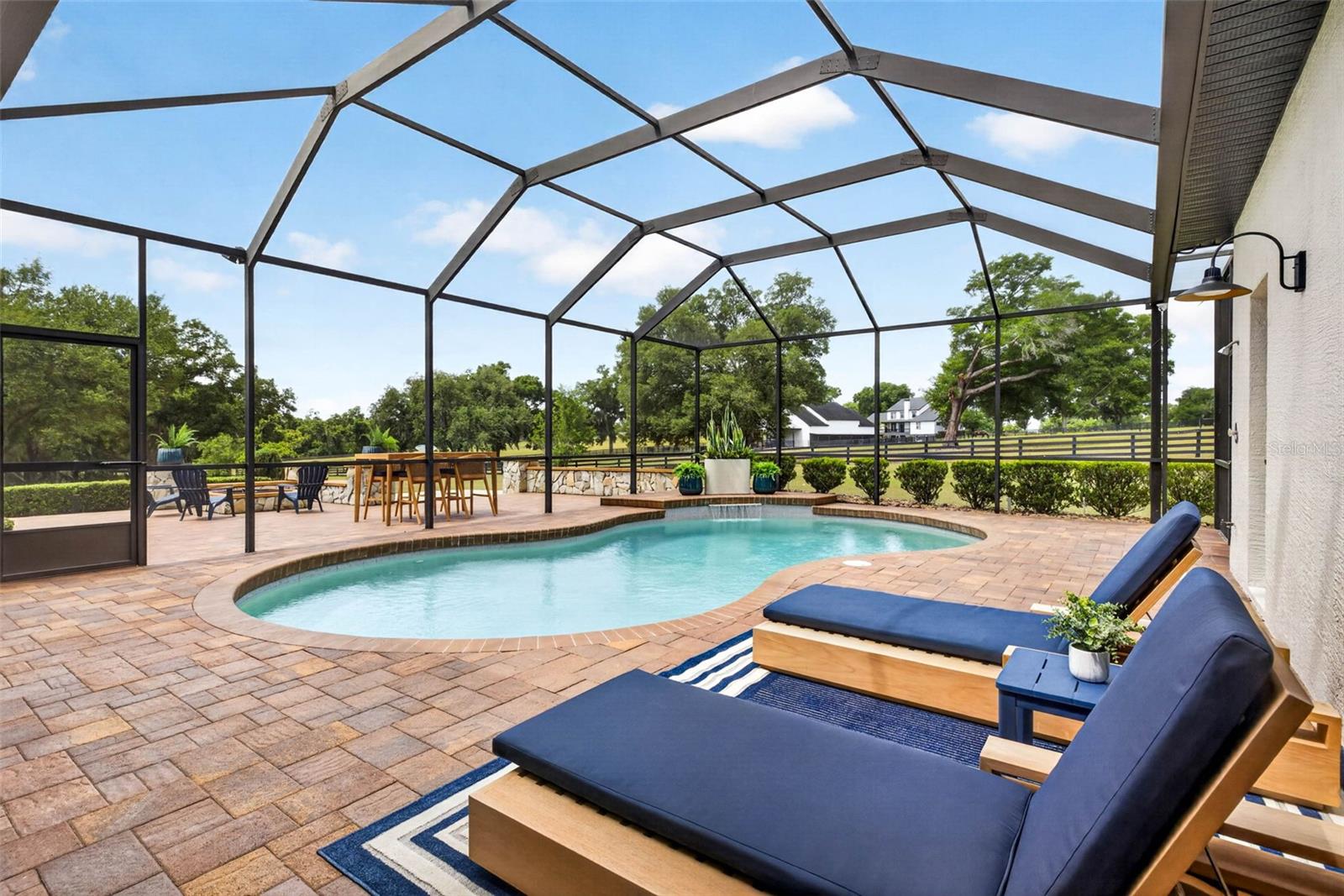 GRANDVIEW GROVE - Residential