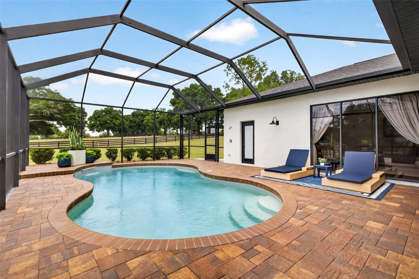 GRANDVIEW GROVE - Residential