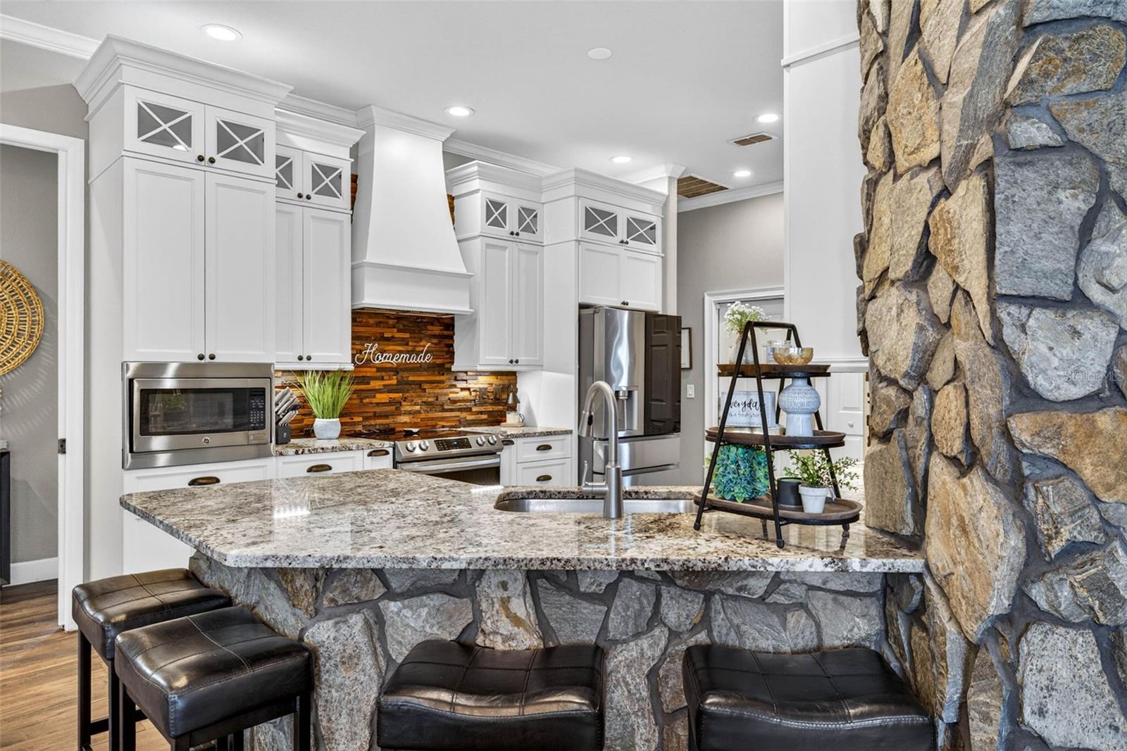 GRANDVIEW GROVE - Residential