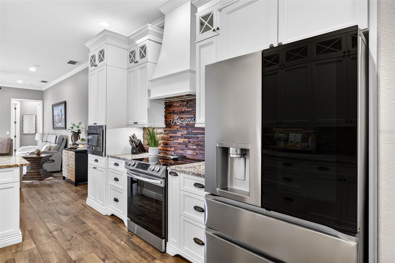 GRANDVIEW GROVE - Residential