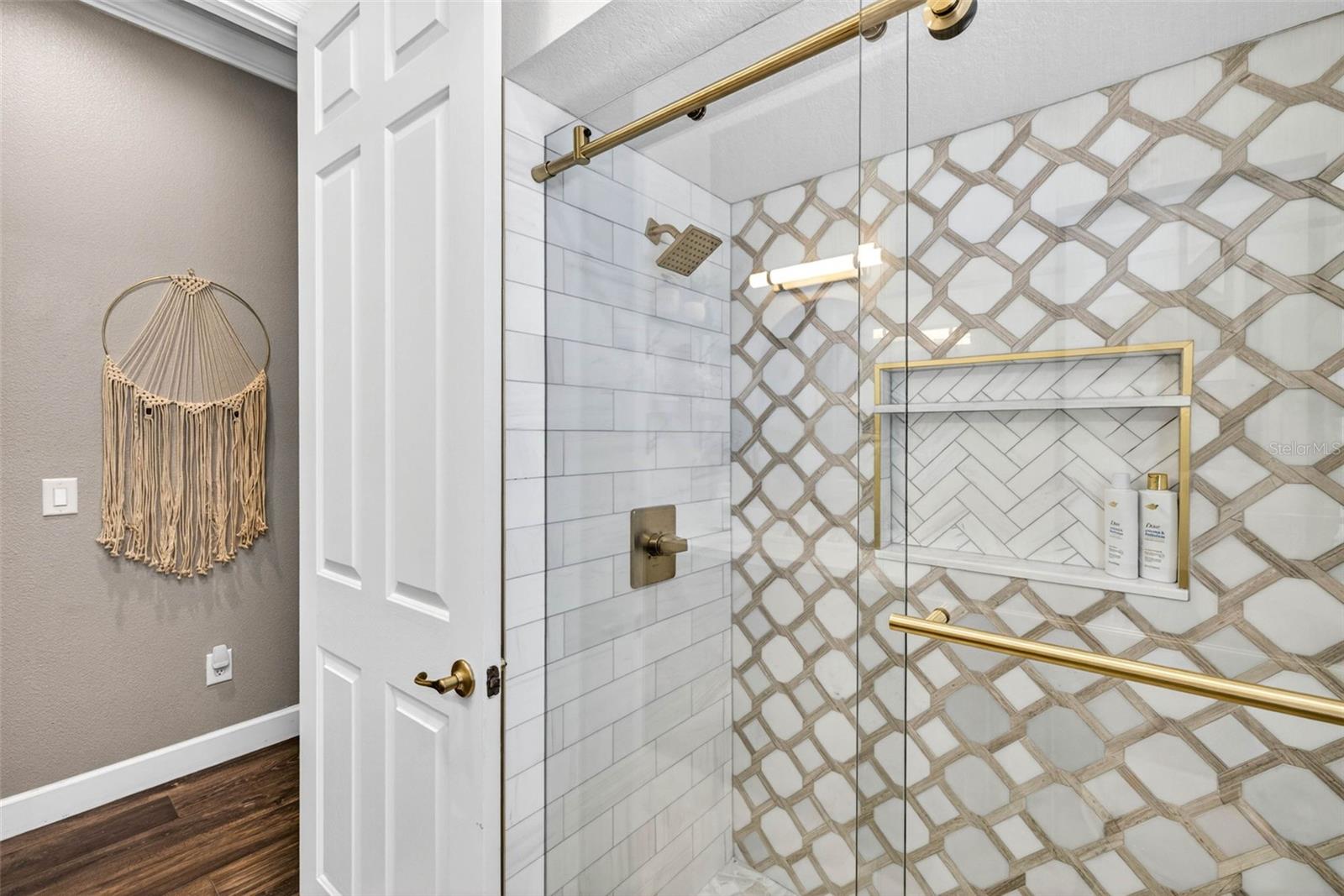 GRANDVIEW GROVE - Residential