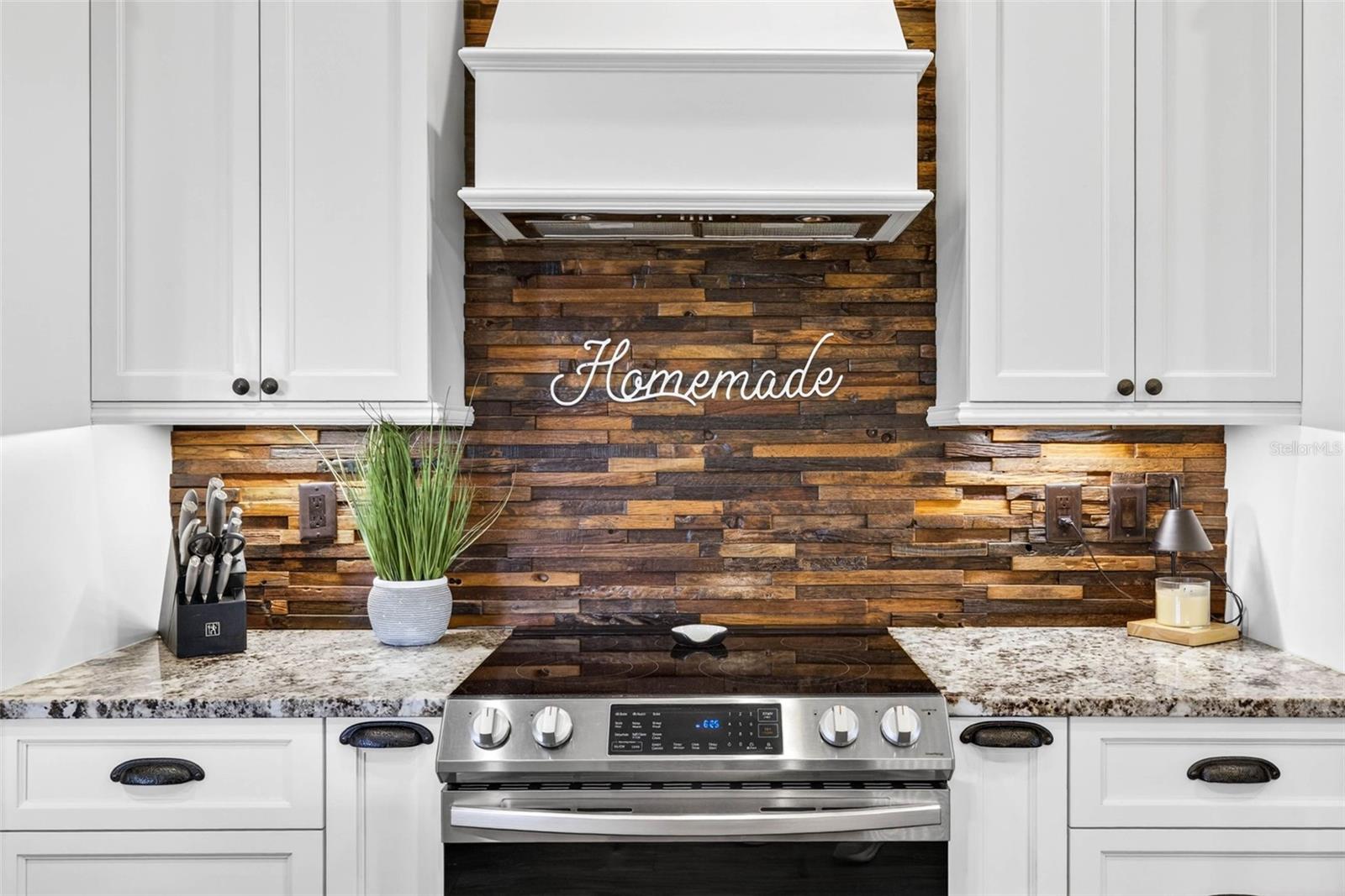 GRANDVIEW GROVE - Residential