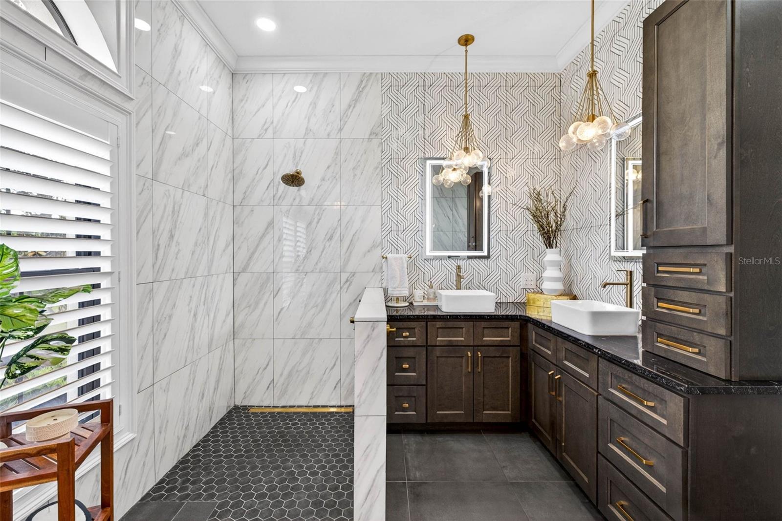 GRANDVIEW GROVE - Residential