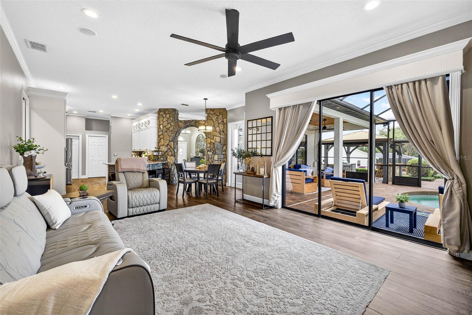 GRANDVIEW GROVE - Residential