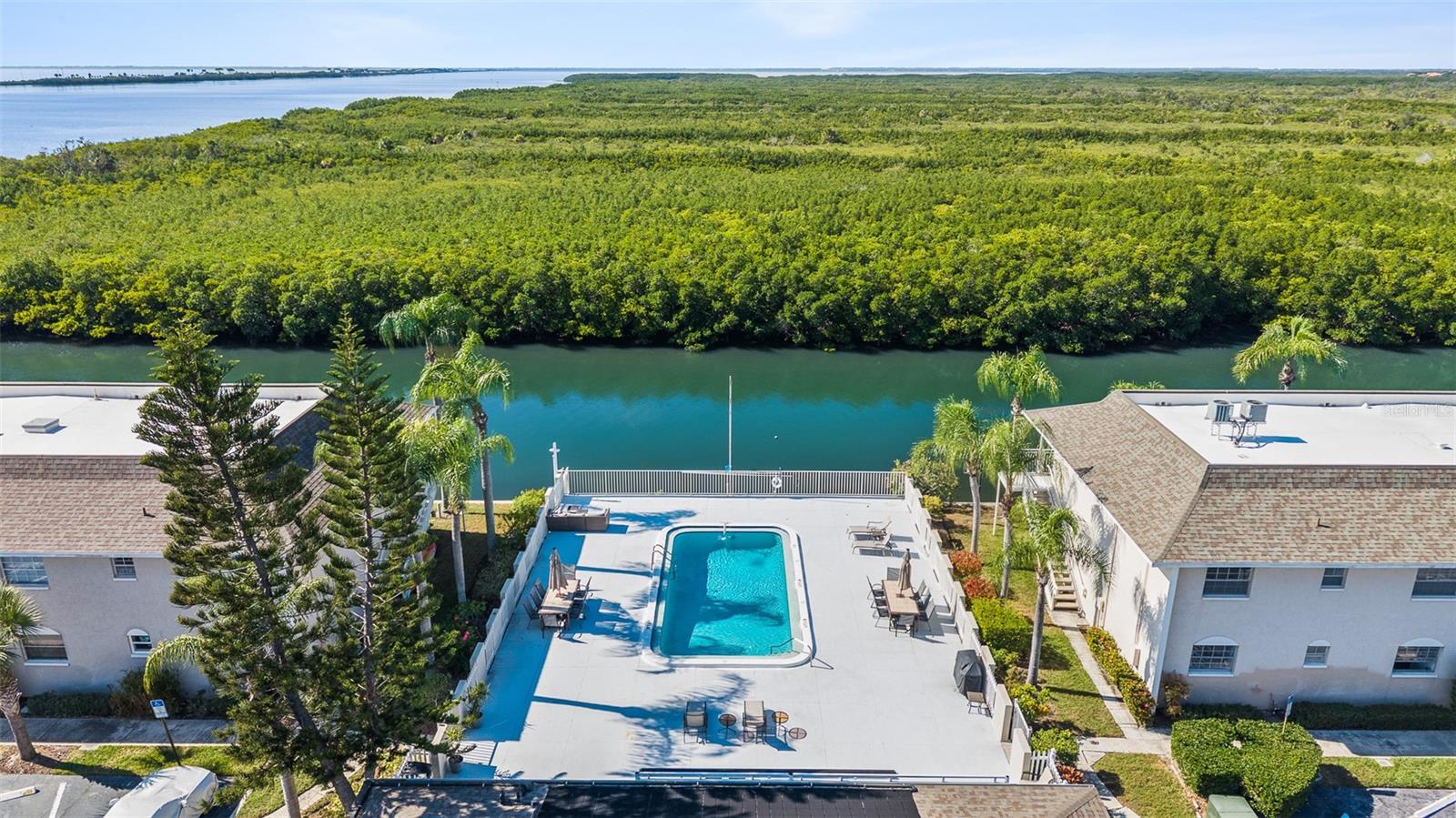 BAY POINTE CONDO - Residential