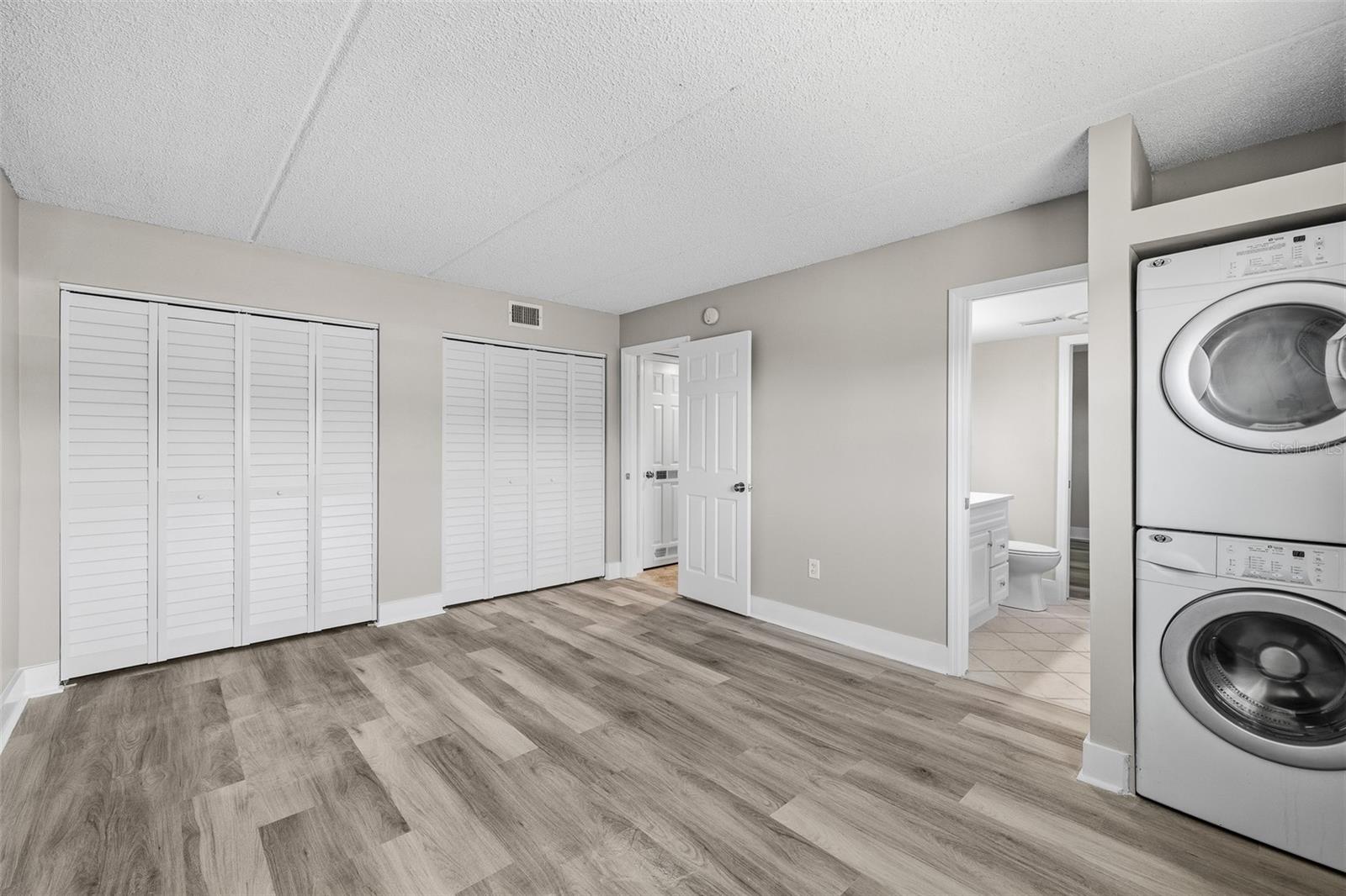 BAY POINTE CONDO - Residential